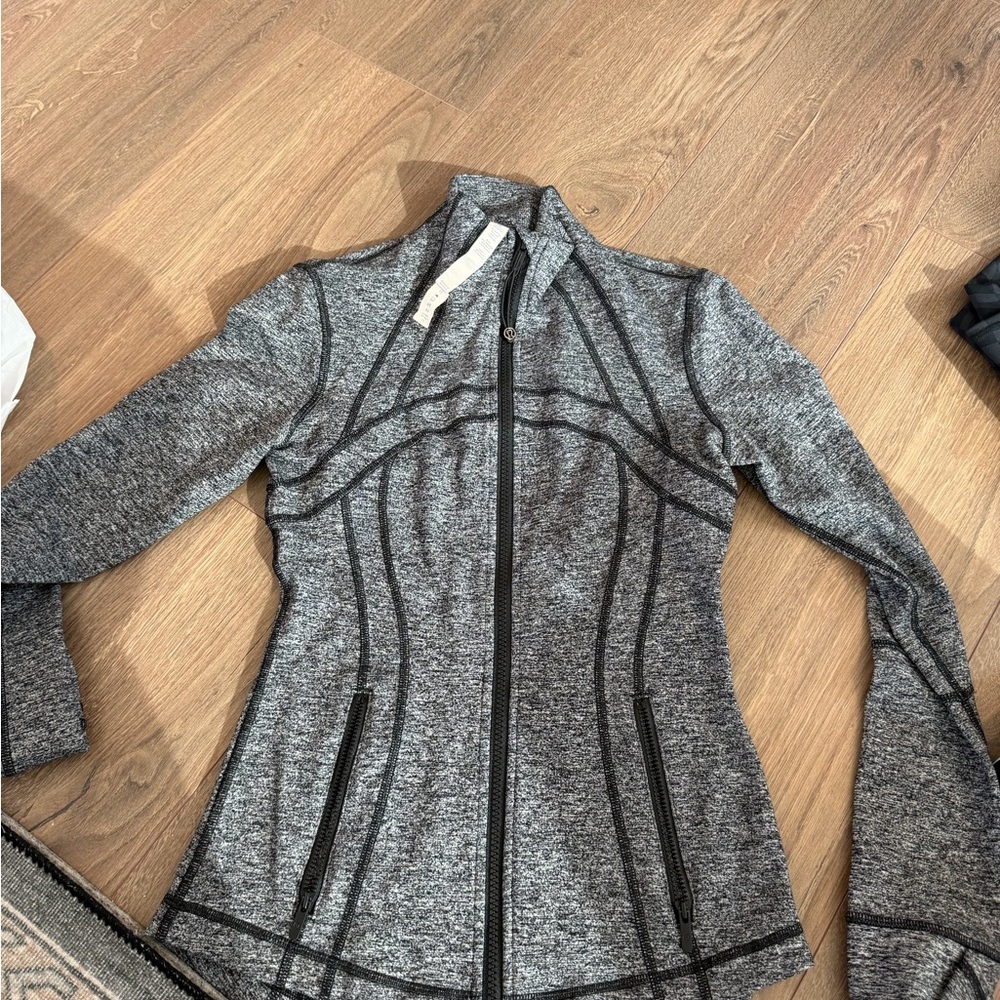 Lululemon grey and black jacket